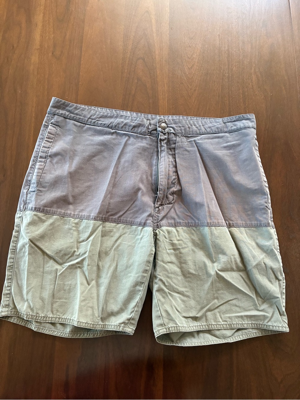 Patagonia men’s two toned shorts Size 35